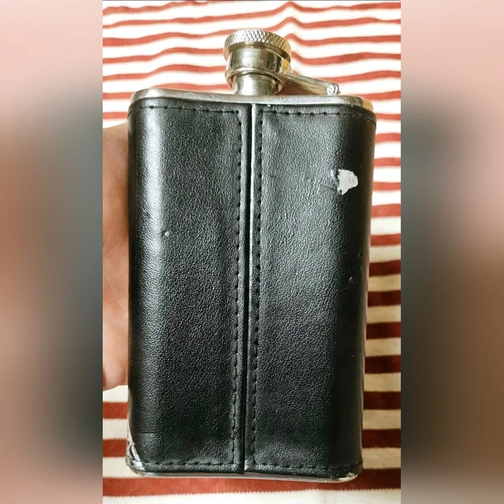 J'aime Paris Stainless Steel 5oz Flask Eiffel Tower Rhinestones 4.5
